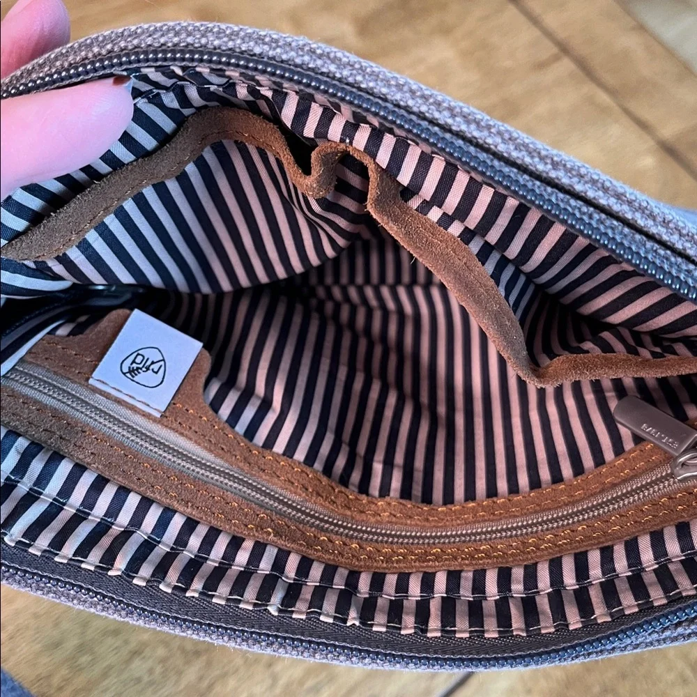 Canvas Travelon Women's Anti-Theft Heritage Small Crossbody in Pewter